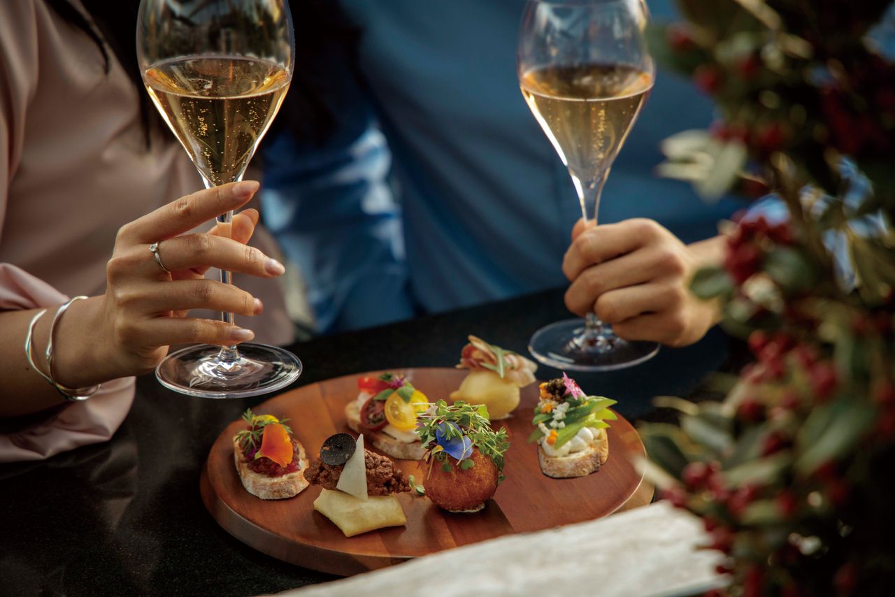 【 Flower Aperitivo】 Bottled wine with Appetizers plate