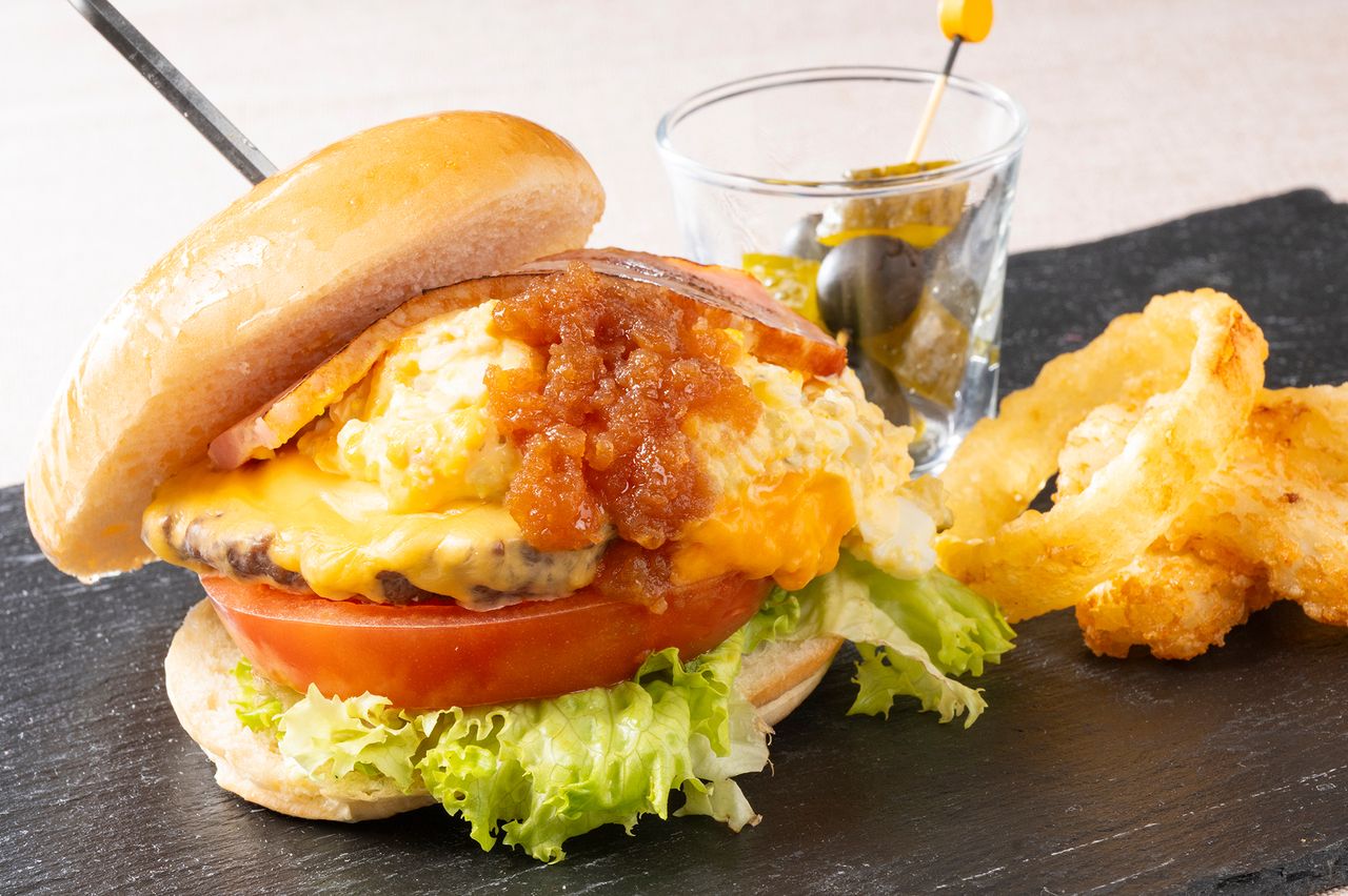 錦糸町美飾バーガー　サラダ、スープなど全4皿