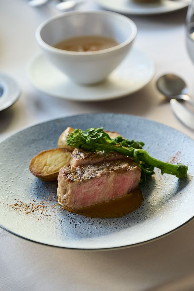 [Lunch Course] A prix fixe course featuring four main dishes of your choice, featuring the vibrant colors of budding, plus an after-meal coffee.