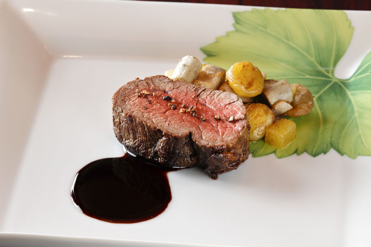Dinner course [Beef] / Wine pairing
