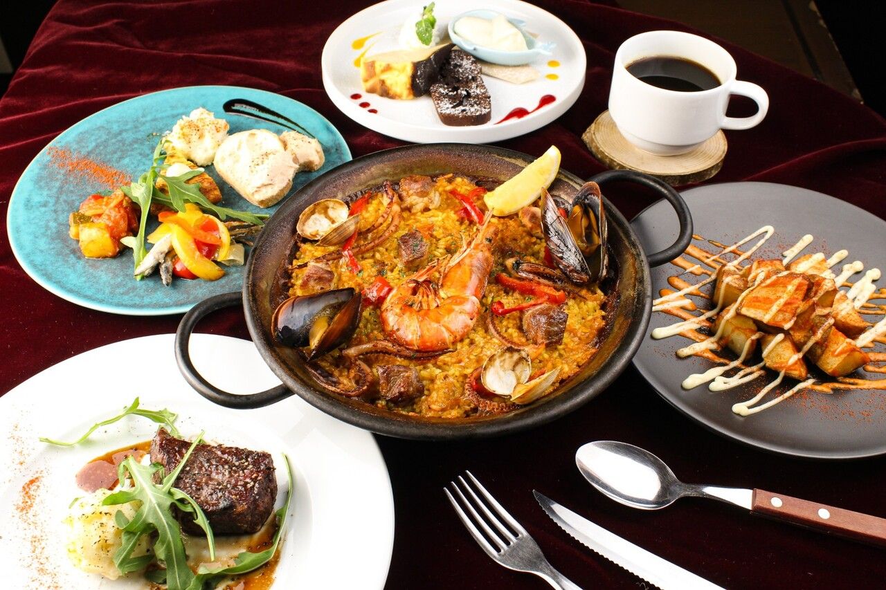 【ランチ｜エスペシャルコース(5品)】肉・魚料理＆自慢のパエリャを両方堪能！贅沢フルコース〜ご褒美ランチや記念日に〜
