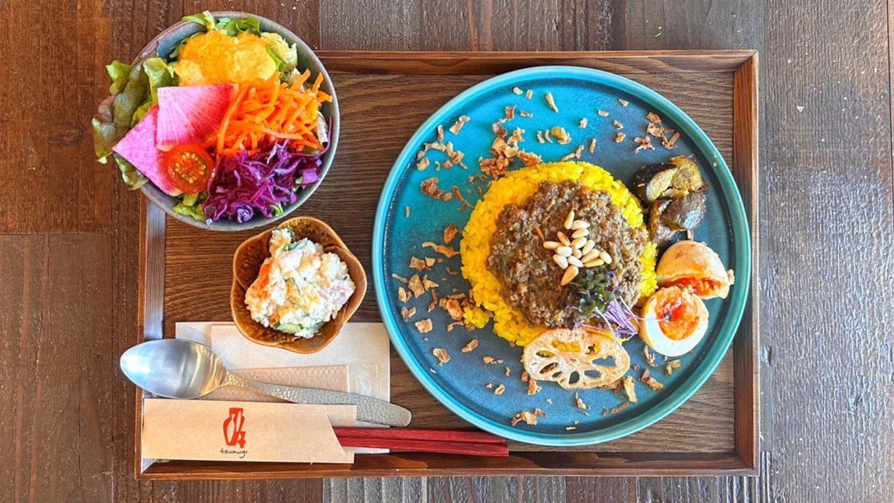 [B] 套餐午餐 - 药用香料肉末咖喱