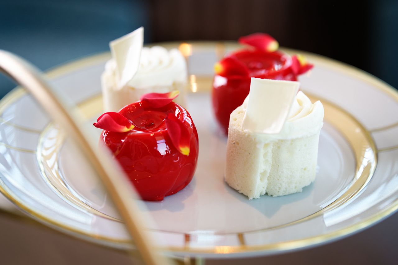  Petite Afternoon Tea - Elegance In New York Mode (One Drink Included)