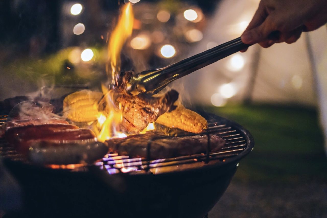（アルコール飲み放題120分付）【カルフォルニアBBQプラン】贅沢お肉盛り合わせとチーズステーキホットドック付き