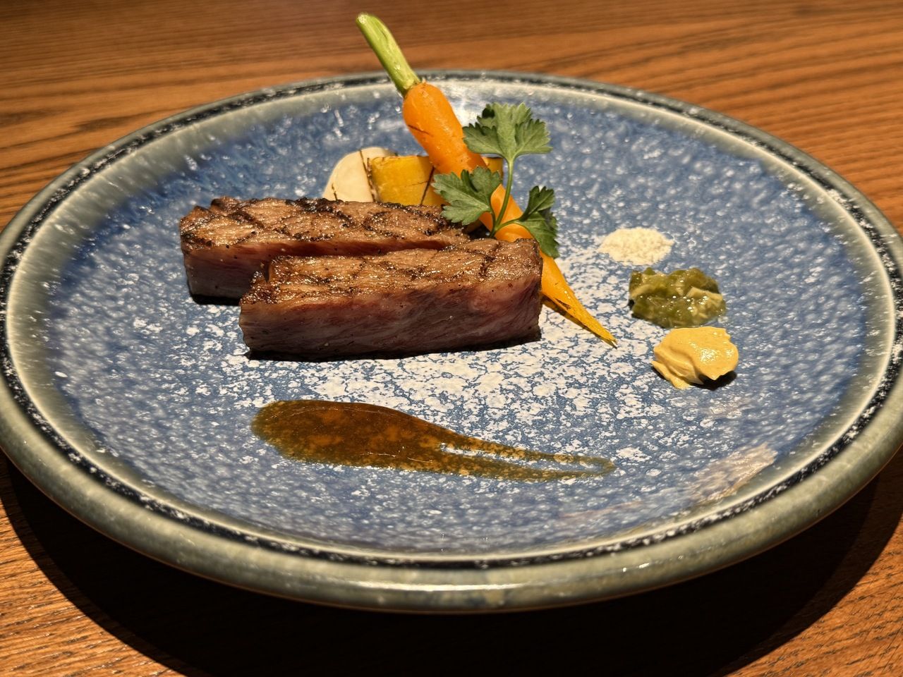 Charcoal-grilled course (sirloin steak)