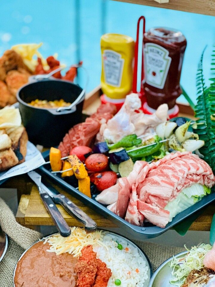 9/1から【平日限定】お肉3種が食べ放題！ルーフトップBBQプラン(飲み放題付き)3,900円