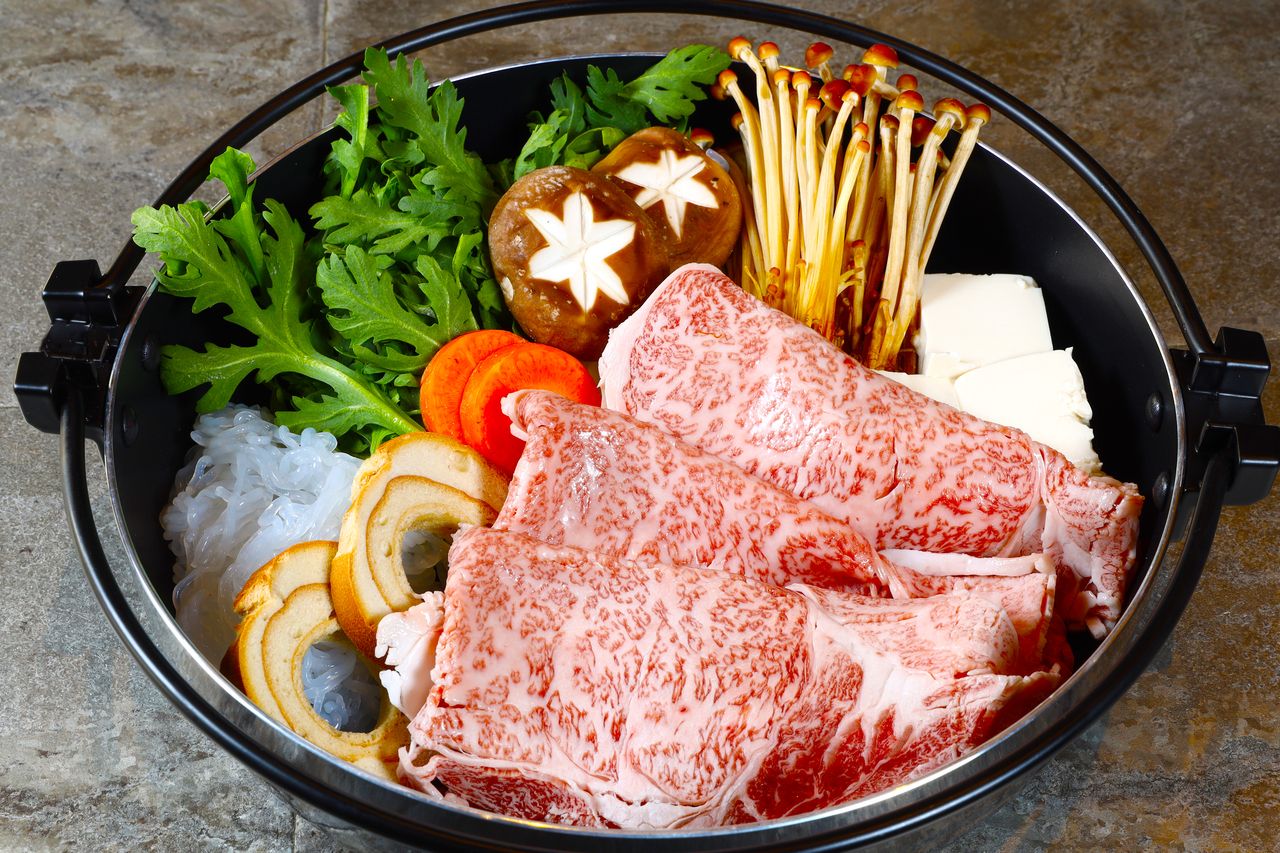 【Offerta limitata fino a novembre】 Menù illimitato di 90 minuti con Sukiyaki di manzo Kobe: da 13.500 a 7.500 yen (tasse incluse)