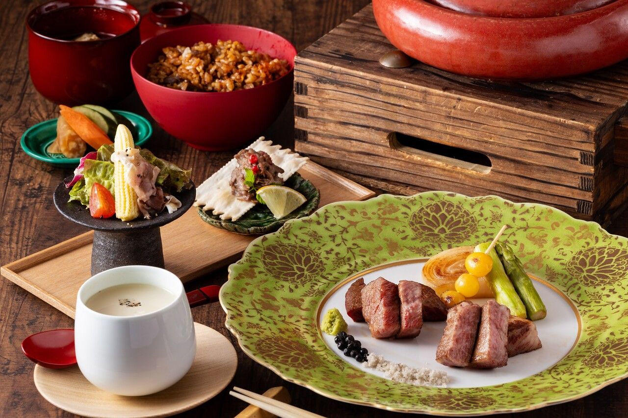 [Lunch] Miyazaki Black Wagyu Ribeye & Lean Steak Set