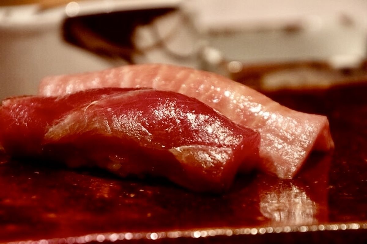 Michelin two-star. Supervised by Sushi Tsukuda. Omakase featuring Japanese cuisine and sushi. Wild-caught fish from Karatsu.