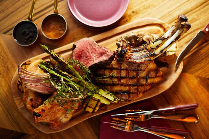 BUTCHER REPUBLIC EBISU Chicago Pizza & Beer