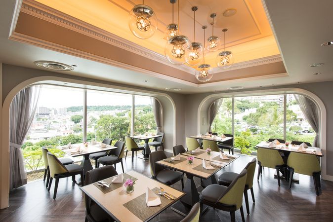 Grand Castle Cafe & Dining 