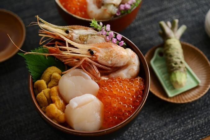 SUSHI KATO SETSU NISEKO INORI