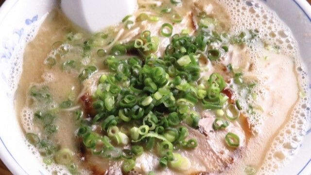 博多ラーメンでぶちゃん