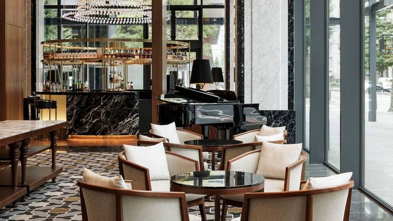 THE UNION BAR & LOUNGE