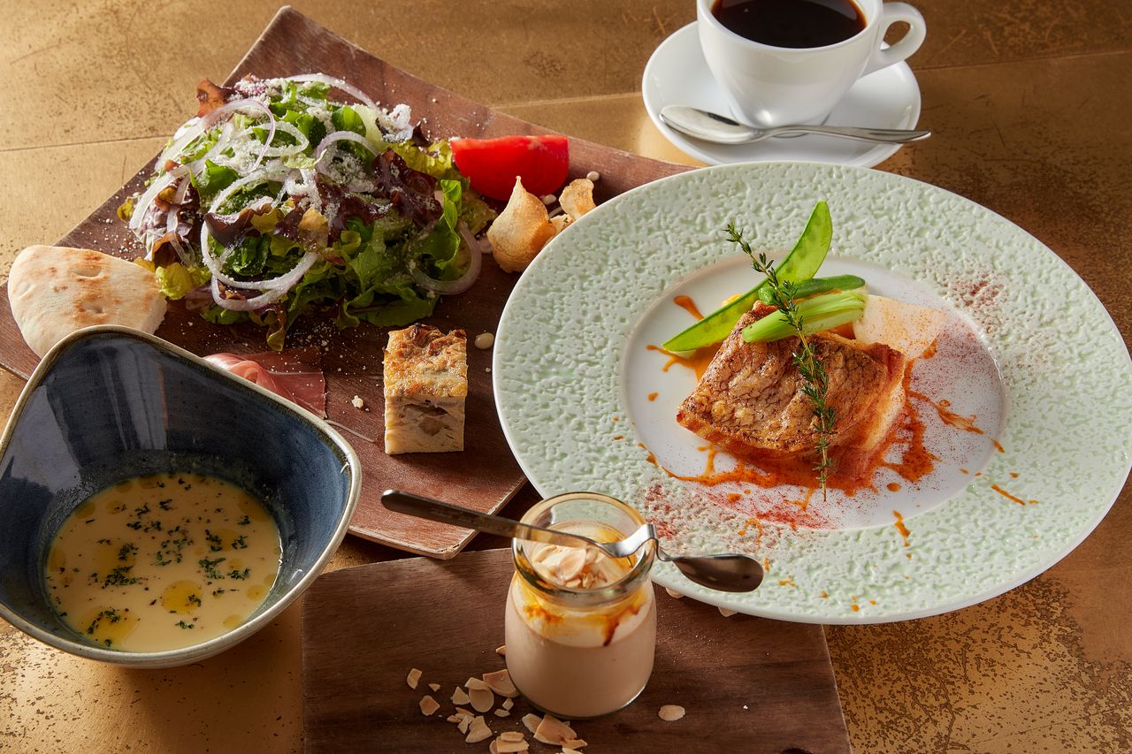 【平日限定！食後のカフェ付メイン魚ランチ】前菜の盛り合せ、鮮魚をメインにてご堪能いただけるランチ全4品