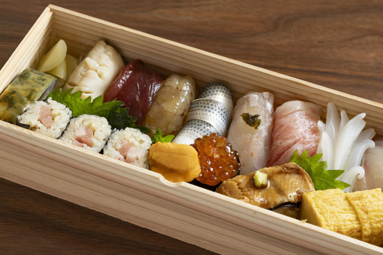 【テイクアウト】にぎり13貫+巻物