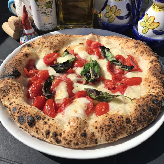 窯焼きピッツァのランチ＝平日限定＝