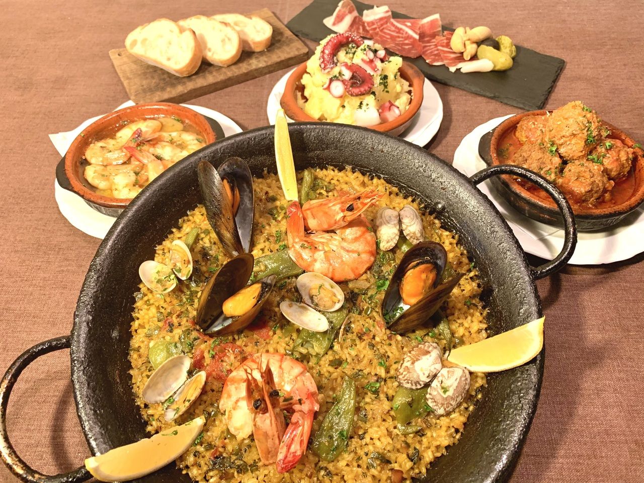 【テイクアウト】基本セット[3名様用]　¥16,500（税抜）