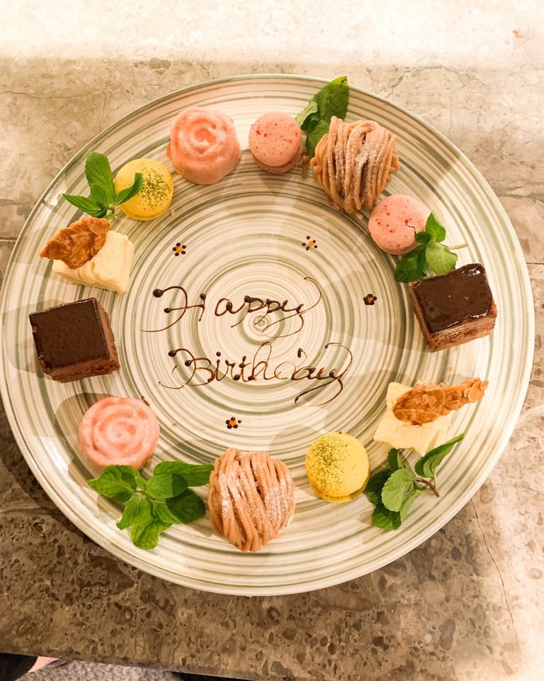 Anniversary Cake 