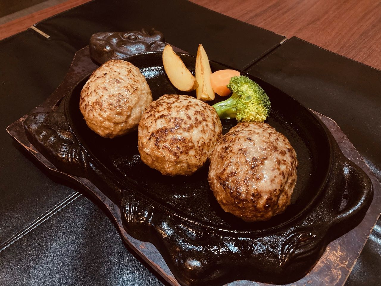 トリプルハンバーグ定食
