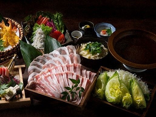 ～黄金出汁～イベリコ豚の出汁しゃぶしゃぶコース　5500円