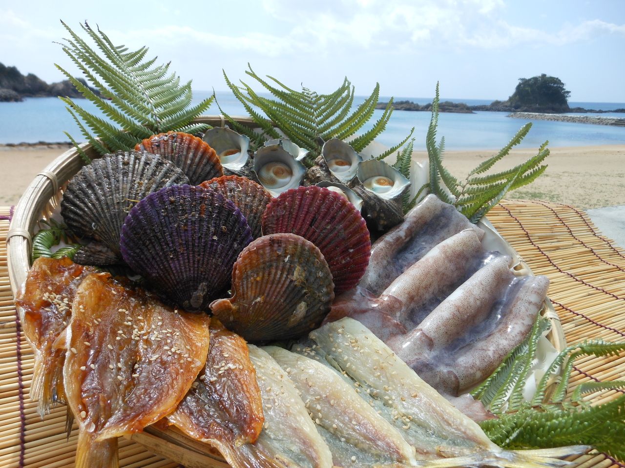 A fantastic value!  3 persons or more course menu – Enjoy freshly harvested seafood