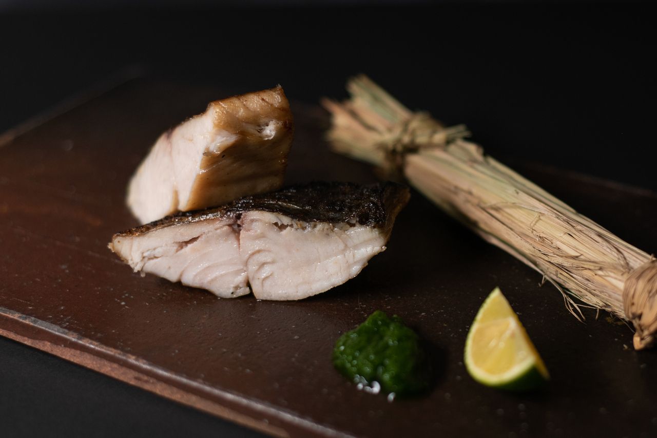 [Charcoal-grilled fish course] 