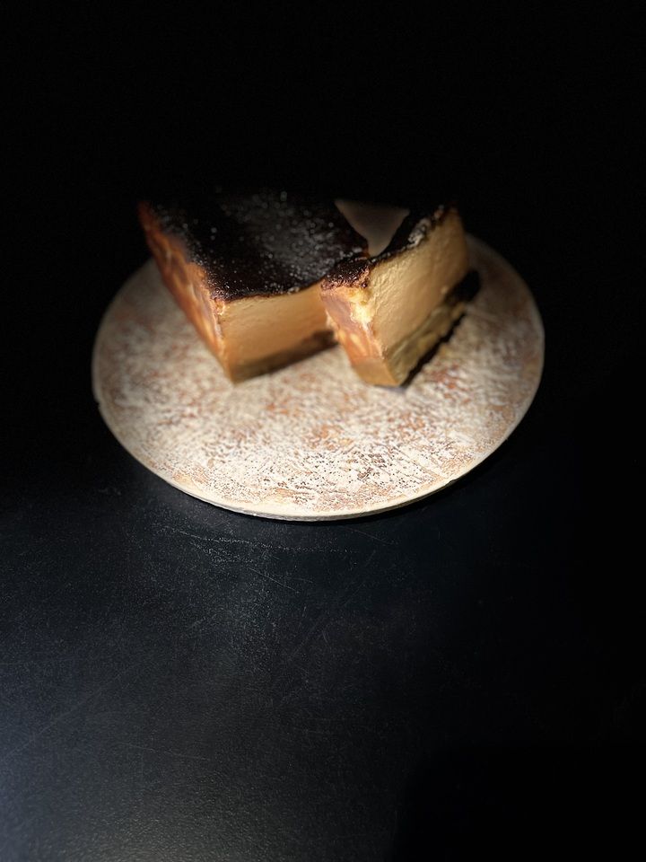 [Reservation required/Souvenir] Japanese chestnut Basque cheesecake