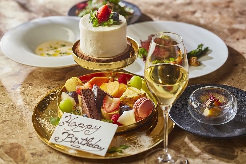 【TS】ランチ記念日コース【Special Anniversary】スペシャルホールケーキとスパークリングワイン付き