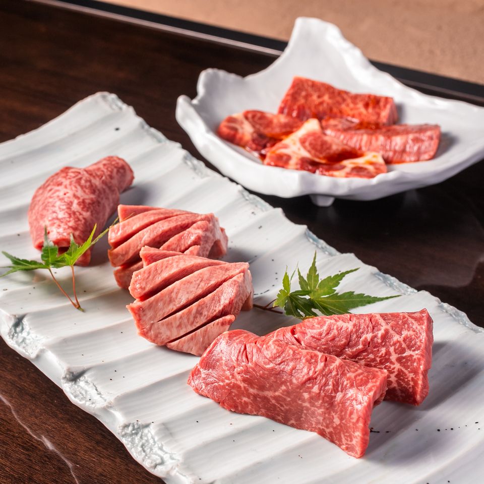 【シャンパンを含む飲み放題2.5h】☆炭火焼がメインの当店スタンダードコース+プレミアム飲み放題プラン（150分）