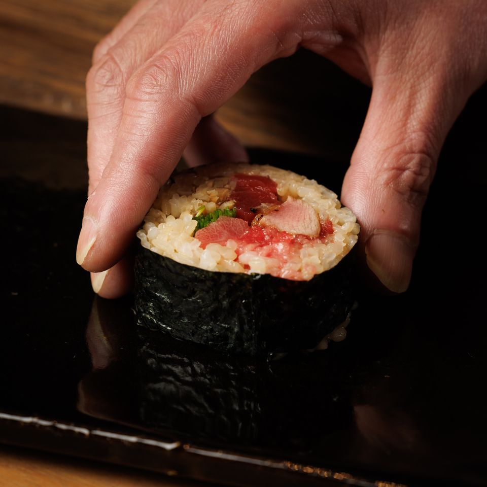 [Lunch] The 13–14 item Omakase Course featuring seasonal sushi – 6,900 yen (excluding tax)