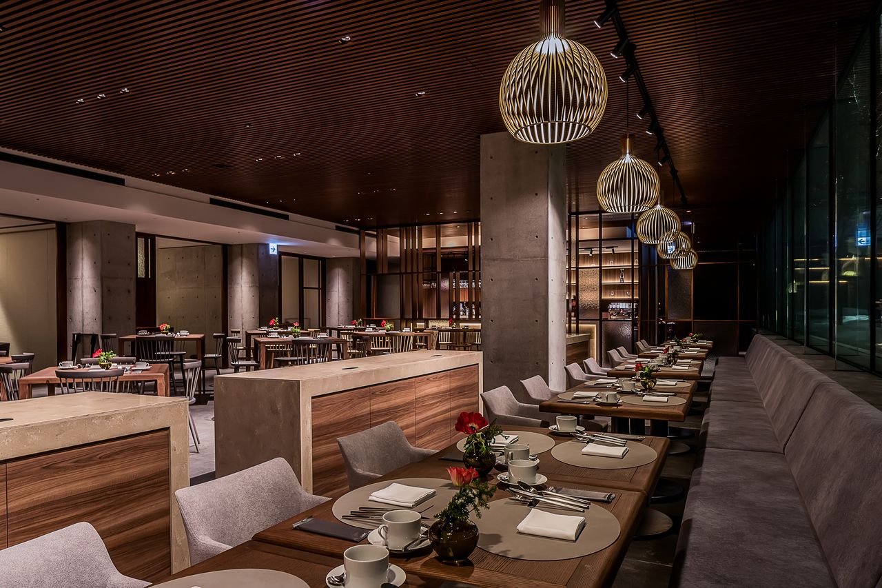 Dinner Share style＋Free Flow (7名様以上のお客様専用)