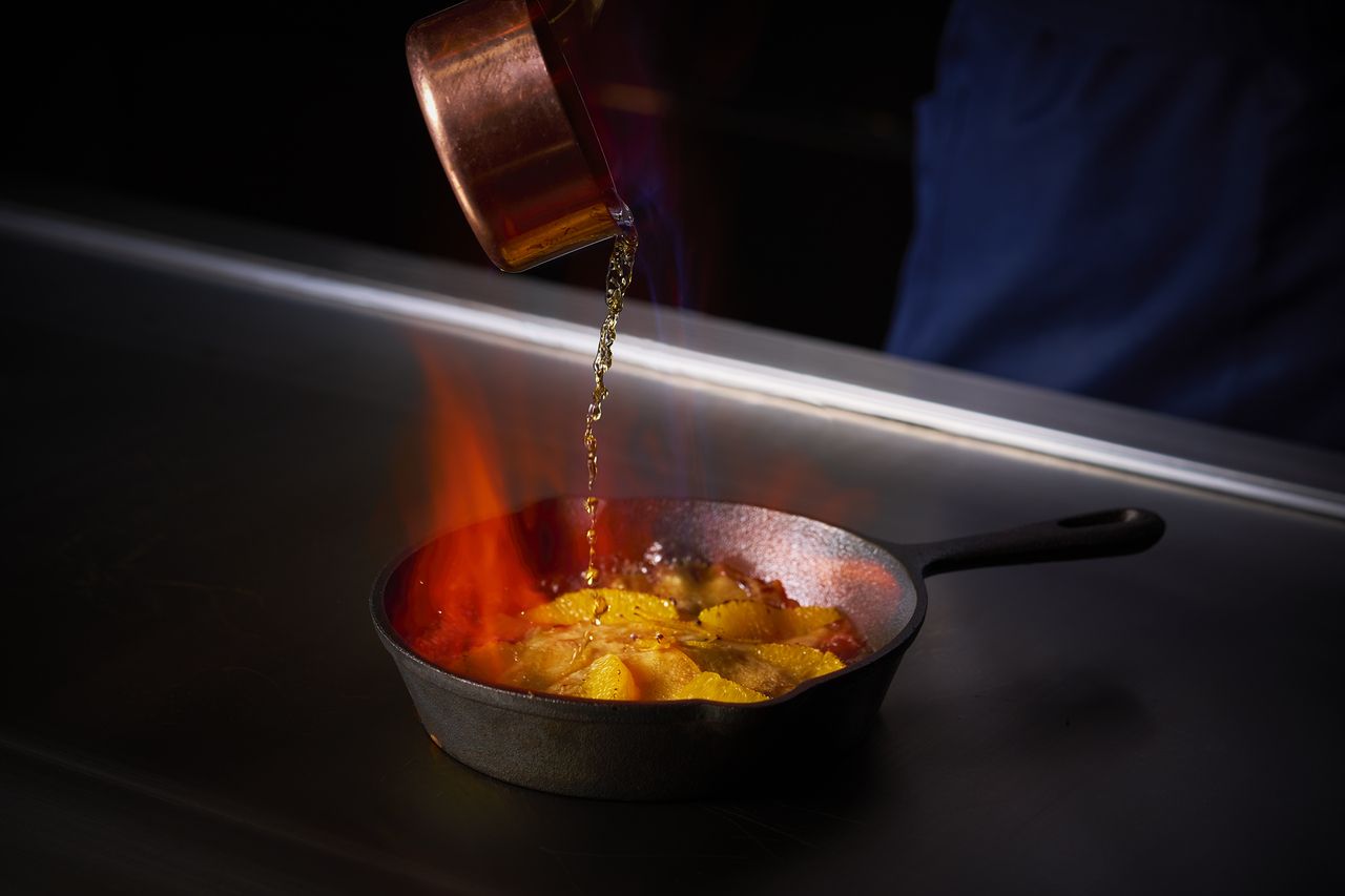 Official Course [Weekdays only] HISUI Lunch Course with special dessert made on a hot plate