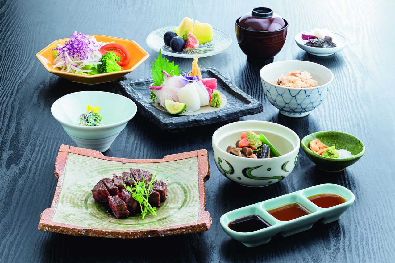 【ステーキ会席】 先附、刺身、焚合、サラダなど