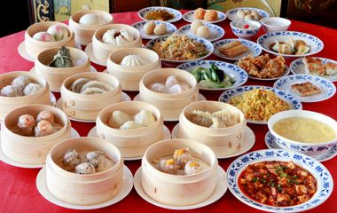 【休日/1ドリンク】アプリ会員限定80種バイキング