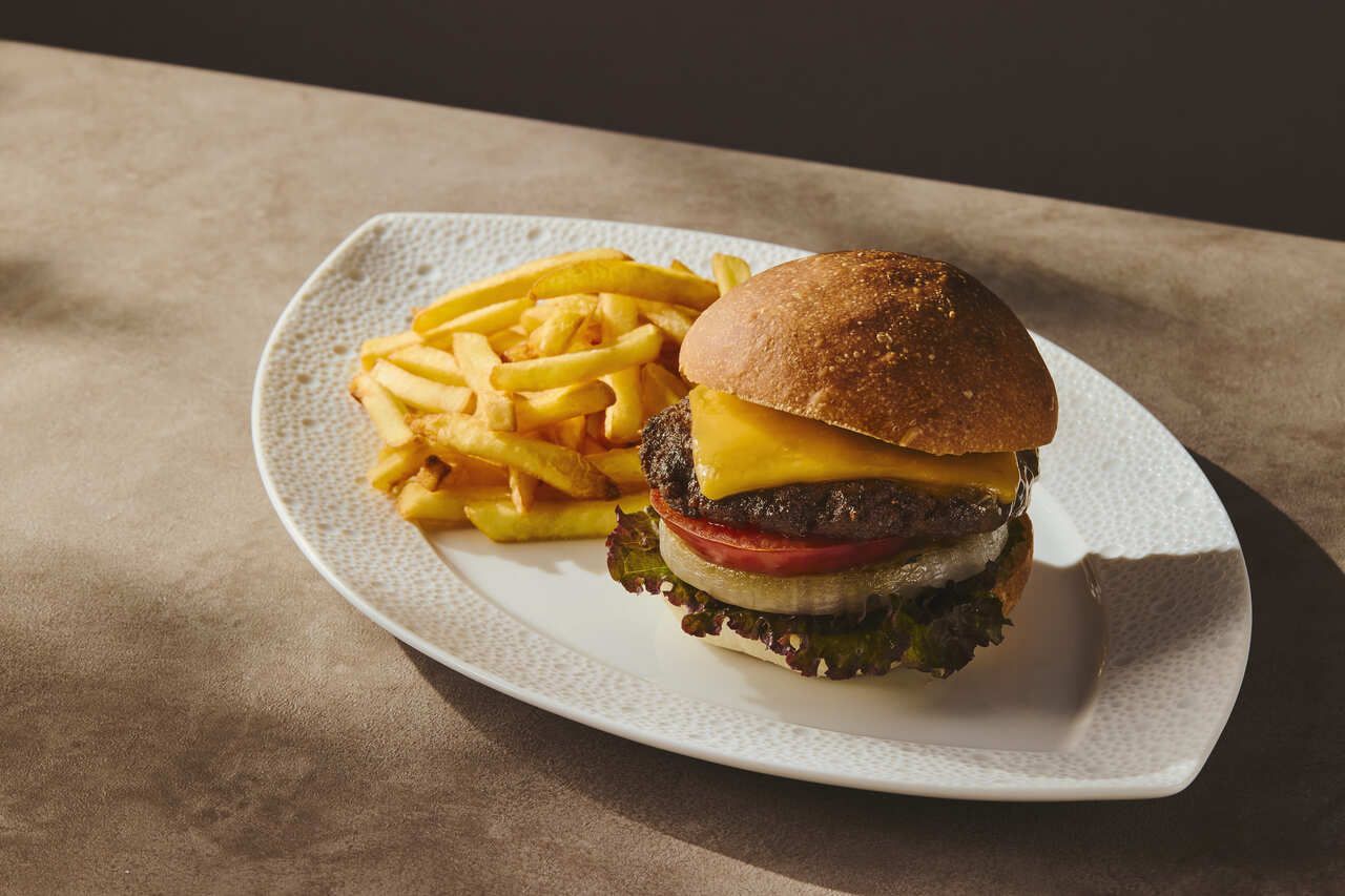 [Children] Lunch buffet with choice of one main dish 