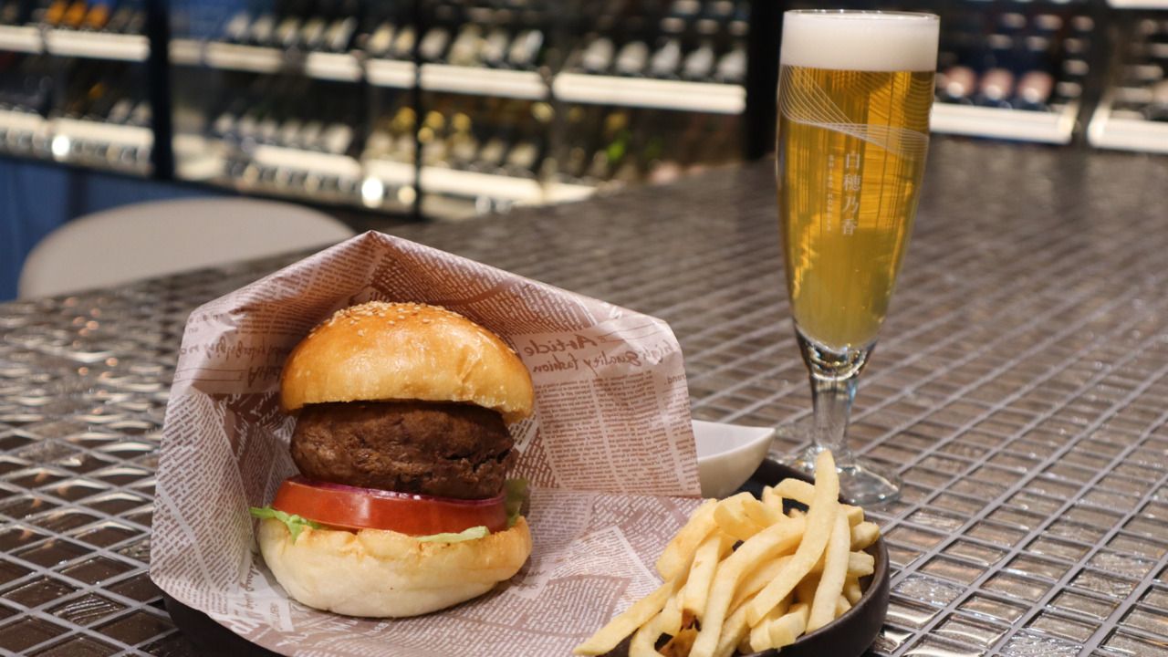 【数量限定】ハンバーガーステーキサンドイッチとビール2杯セット