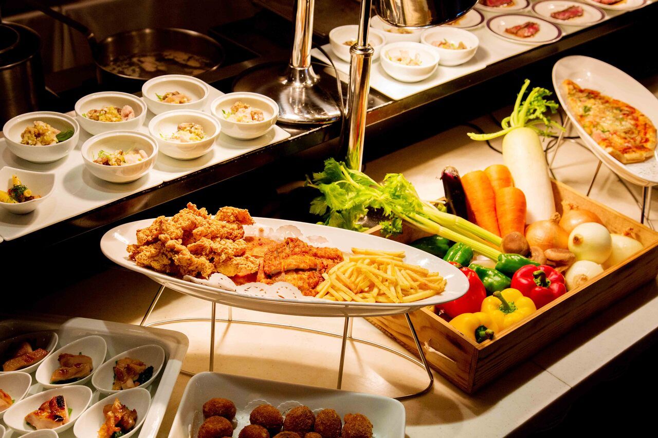  Lunch Buffet for Seniors (65 and over) <11:30 to 13:00>