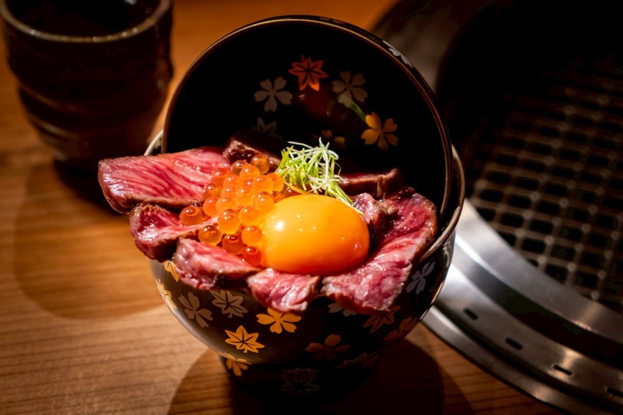 おまかせ〜紅玉〜　名物ステーキ丼