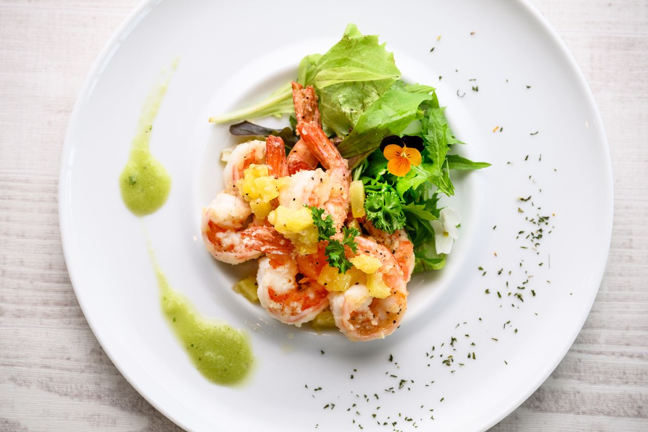 Hawaiian Garlic Shrimp + Half Buffet