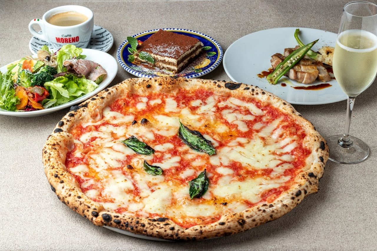 Michele Lunch Course - Toast with drink & assorted appetizers, pizza, main dish, and 4 dessert dishes -