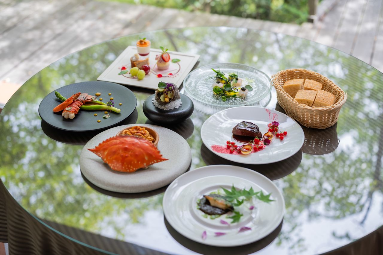 【午餐特选】德岛牛肉、野生鲍鱼、鸣门洄游蟹等豪华套餐
