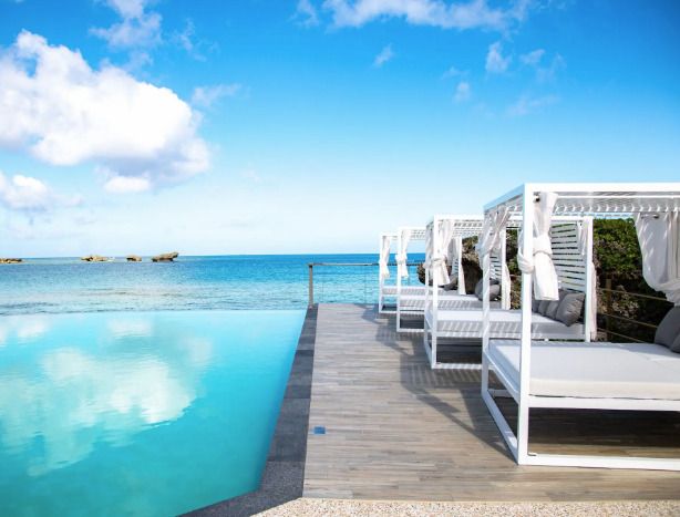 Private cabana area (2 hours/adult)