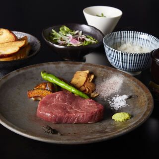 黒毛和牛赤身ステーキ　4,950円