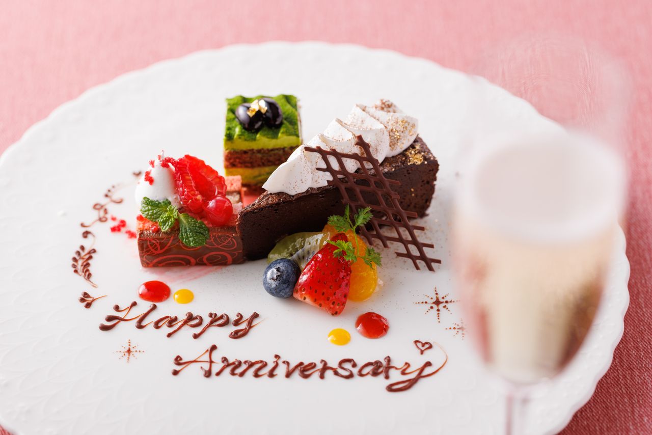 Festive dessert plate