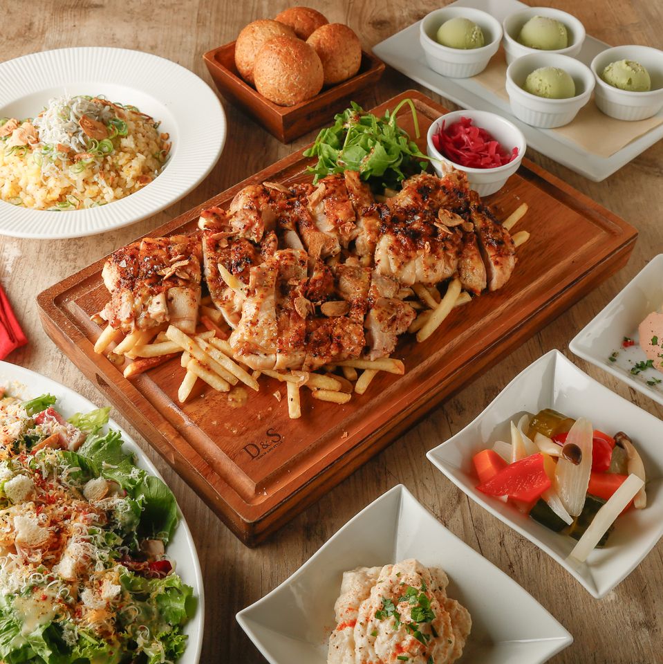 土・日・祝日限定‼飲み放題30分延長！《DENのカジュアルライトプラン》人気＆季節の前菜3種や料理長お勧めお肉料理など全5品【30分延長の2.5時間飲み放題付き】お一人様5,000円