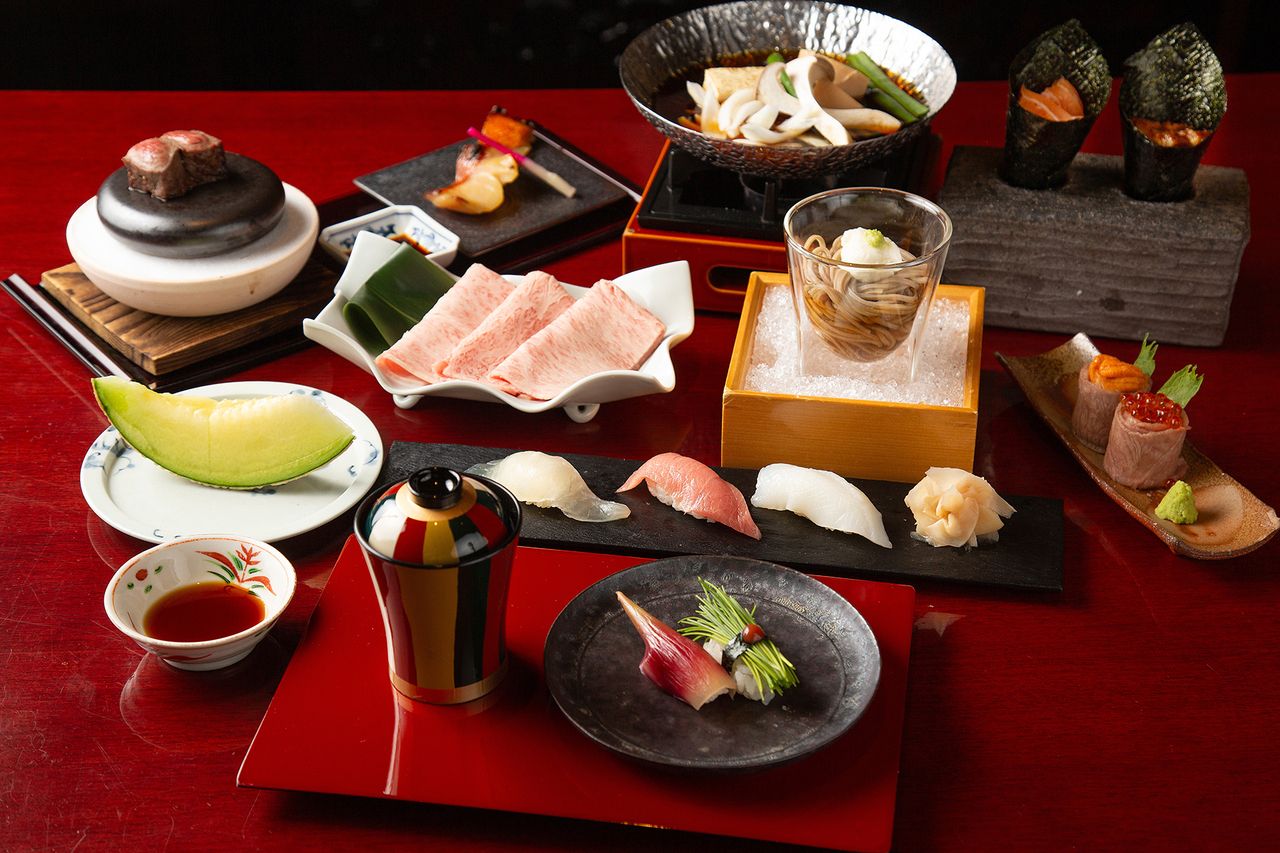 [Includes small sukiyaki pot] Sushi course_Private room