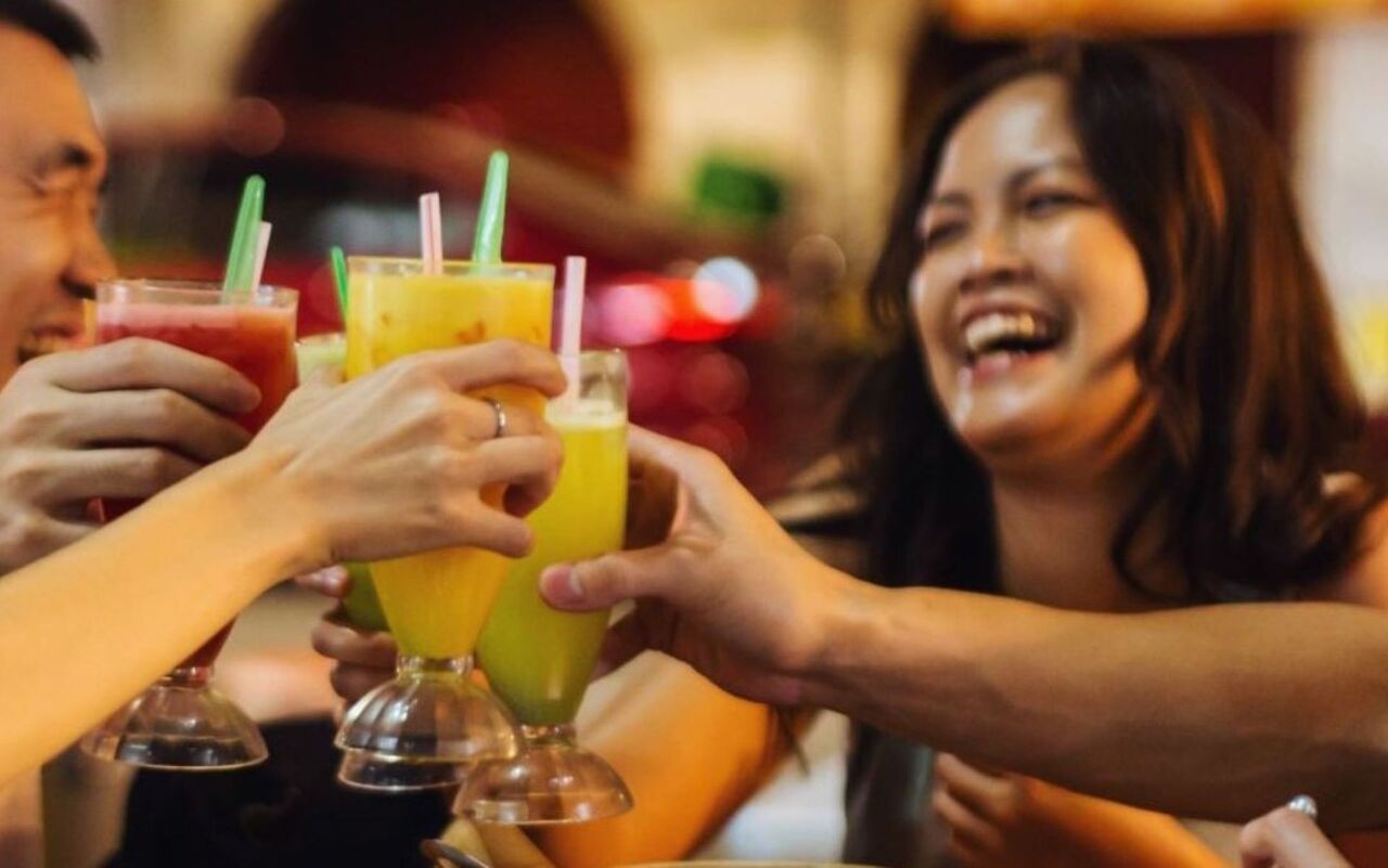 【テーブルシェア＆アフタヌーンティースタイル】季節の前菜＆パスタ＆ステーキと6種のデザート