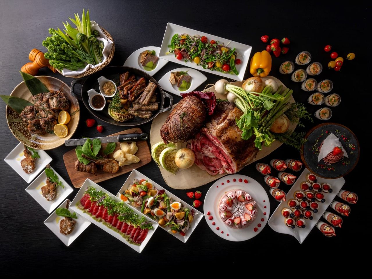 <周六、周日及节假日> 【通常价格】午餐自助餐 90分钟 | 7,000日元