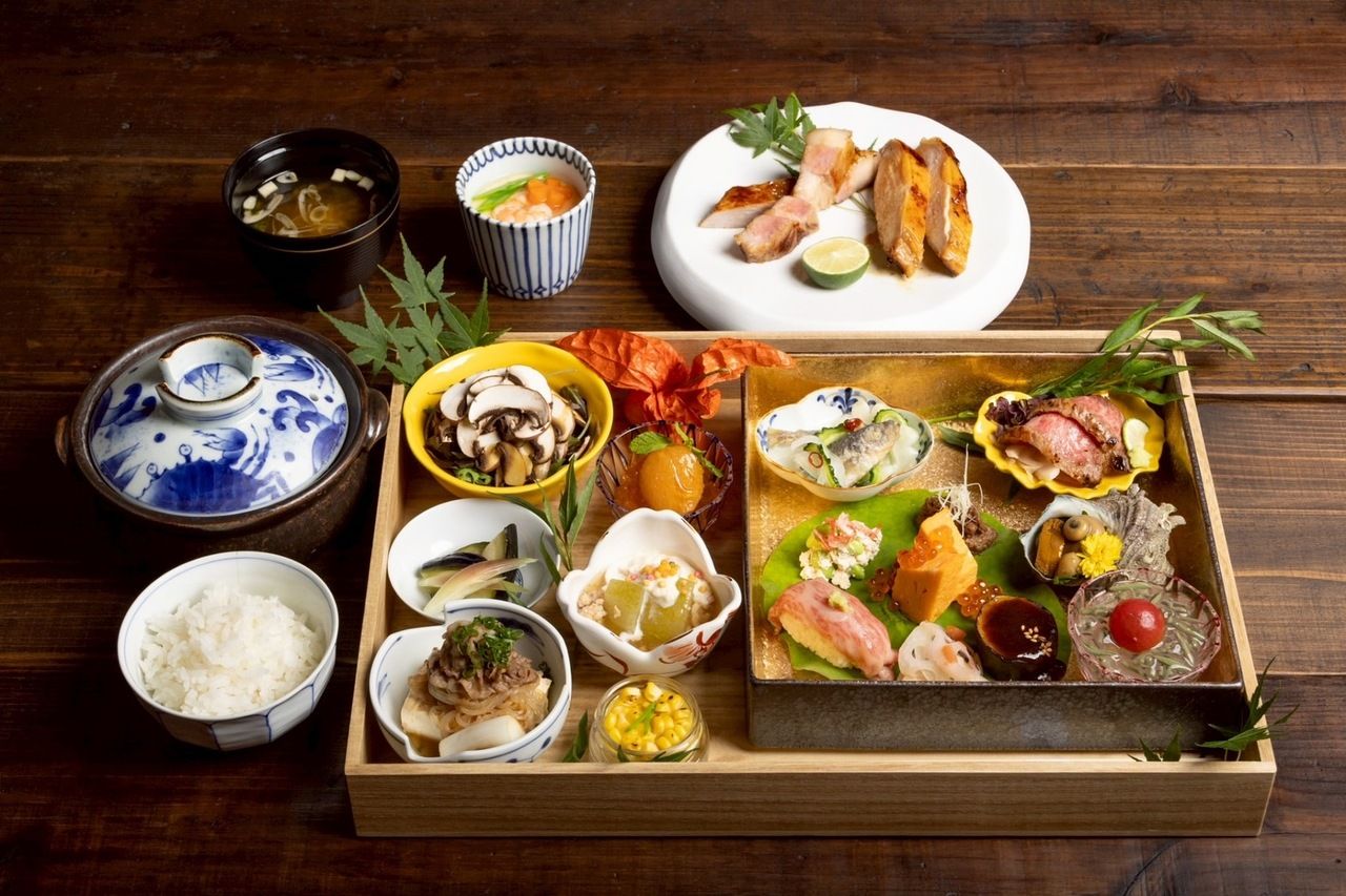 肉屋の朝食御膳【メインは"とことん豚"と宮崎牛"希少部位"】